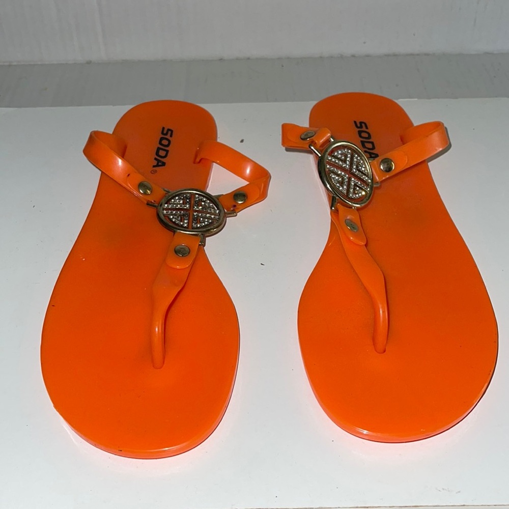 SODAS PLASTICS SANDALS NWOT
